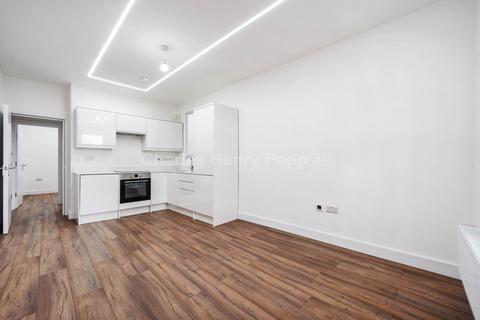 1 bedroom apartment to rent, Grand Parade, Green Lanes, Harringay, N4