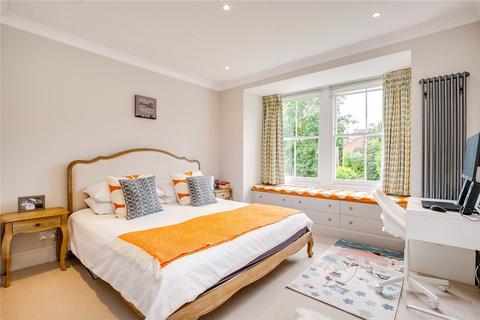 28 Swanage Road, London, SW18 2DY