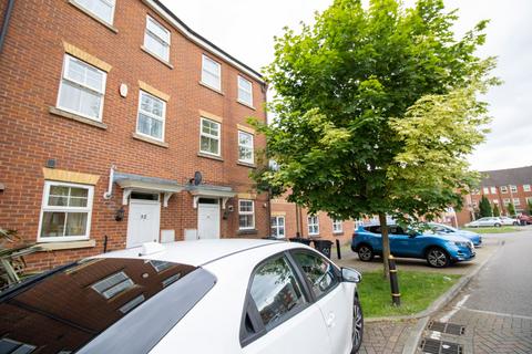 5 bedroom townhouse to rent, Larchmont Road, Leicester