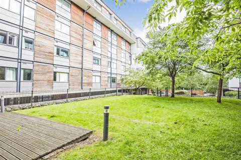 1 bedroom flat to rent, Madison Court, Broadway, Salford Quays, M50