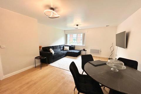 1 bedroom flat to rent, Madison Court, Broadway, Salford Quays, M50
