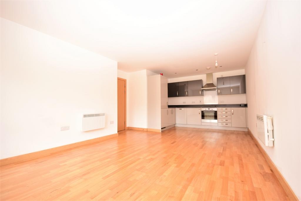 Cherrydown East Basildon SS16 2 bed flat to rent £1,350 pcm (£312 pw)