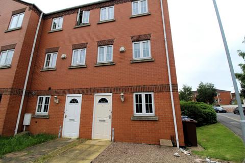 4 bedroom townhouse to rent, Burton-on-Trent, DE14