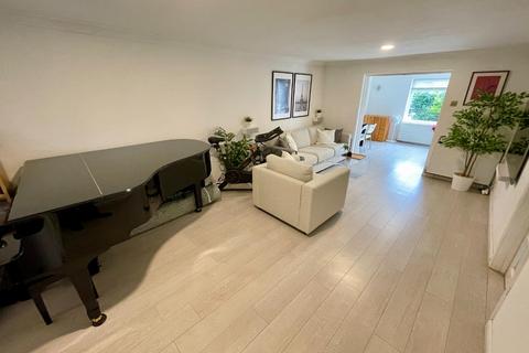 7 Brill Close, Luton, LU2 9RL