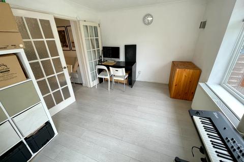 7 Brill Close, Luton, LU2 9RL