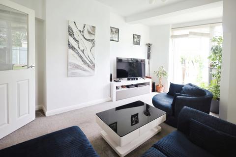 2 bedroom apartment for sale, Wesborough Road, Westcliff-on-Sea, SS0