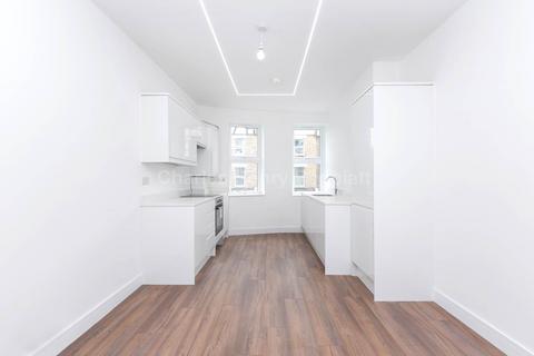 1 bedroom apartment to rent, Grand Parade, Green Lanes, Harringay, N4