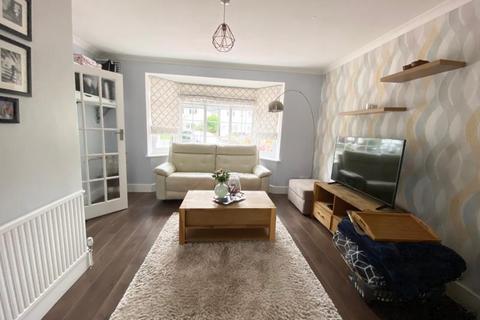 3 bedroom semi-detached house to rent, Green Lane, Addlestone KT15