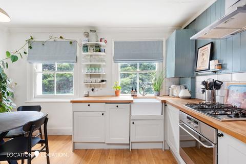 Flat D, 10 Rectory Road, London, N16 7QS