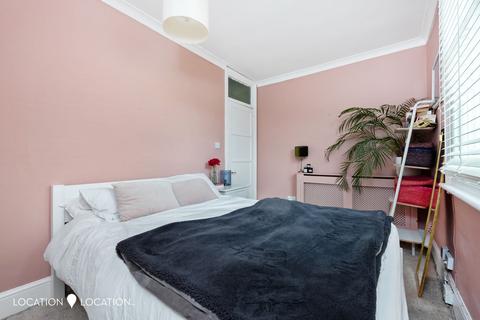 Flat D, 10 Rectory Road, London, N16 7QS