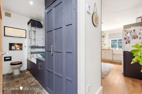 Flat D, 10 Rectory Road, London, N16 7QS