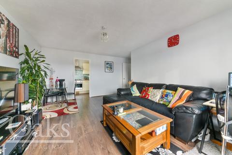 2 bedroom apartment to rent, Campbell Close, Streatham