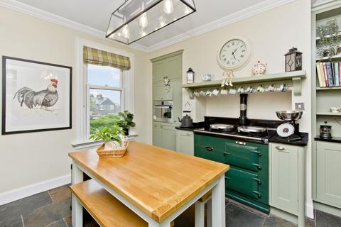 23 Hailes Grove, Edinburgh, EH13 0NE
