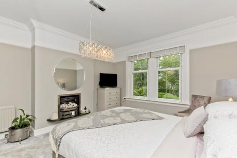 23 Hailes Grove, Edinburgh, EH13 0NE
