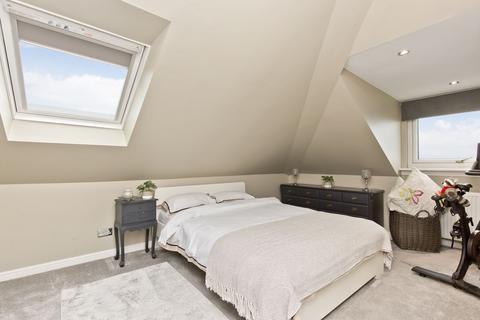 23 Hailes Grove, Edinburgh, EH13 0NE