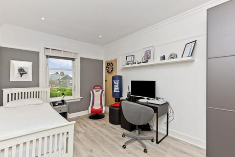 23 Hailes Grove, Edinburgh, EH13 0NE