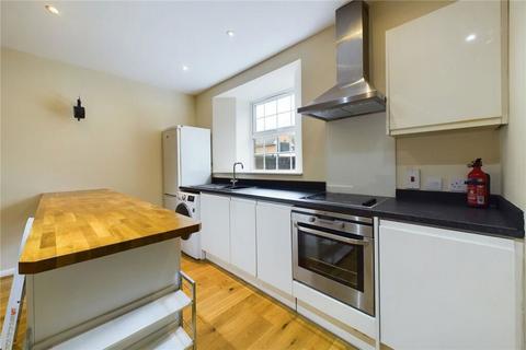 1 bedroom flat for sale, 11a Cantelupe Road, East Grinstead, West Sussex, RH19 3BE
