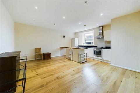 1 bedroom flat for sale, 11a Cantelupe Road, East Grinstead, West Sussex, RH19 3BE