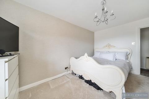32 Marwell Close, Romford, RM1 2TE