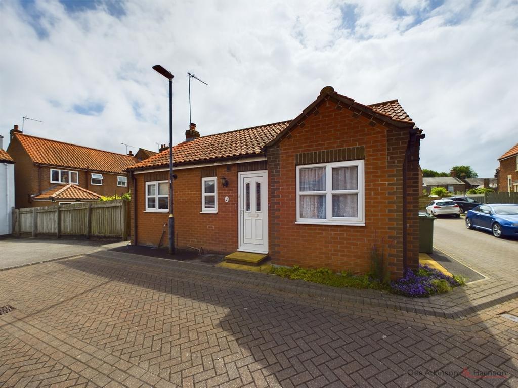 2 Bedroom Detached Bungalow  For Sale