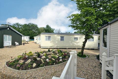 2 bedroom bungalow to rent, Farnham Road, Liss