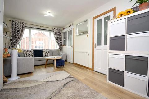 1 bedroom apartment for sale, Fieldway Rise, Leeds, West Yorkshire