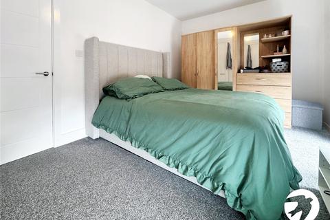 3 bedroom terraced house to rent, Jupiters Road, Sittingbourne, ME10