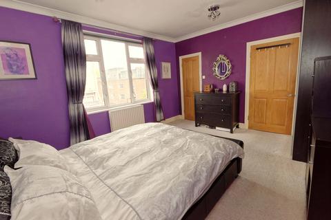 2 bedroom flat for sale, Queens Row, London, SE17
