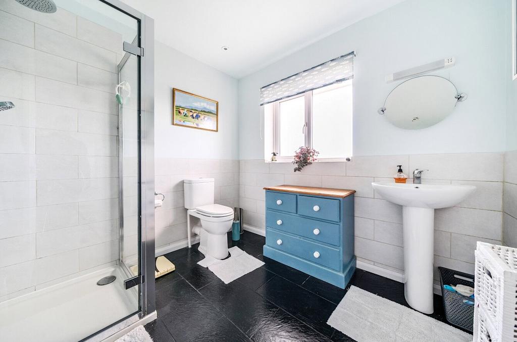 Main Ensuite