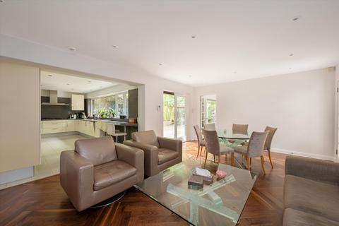 6 bedroom semi-detached house for sale, West Heath Avenue, London, NW11