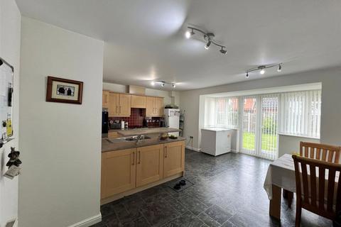 4 bedroom detached house to rent, Tall Pines Road, Witham St. Hughs, Lincoln, Lincolnshire, LN6