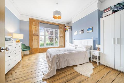 2 bedroom flat for sale, Merton Road, Southfields