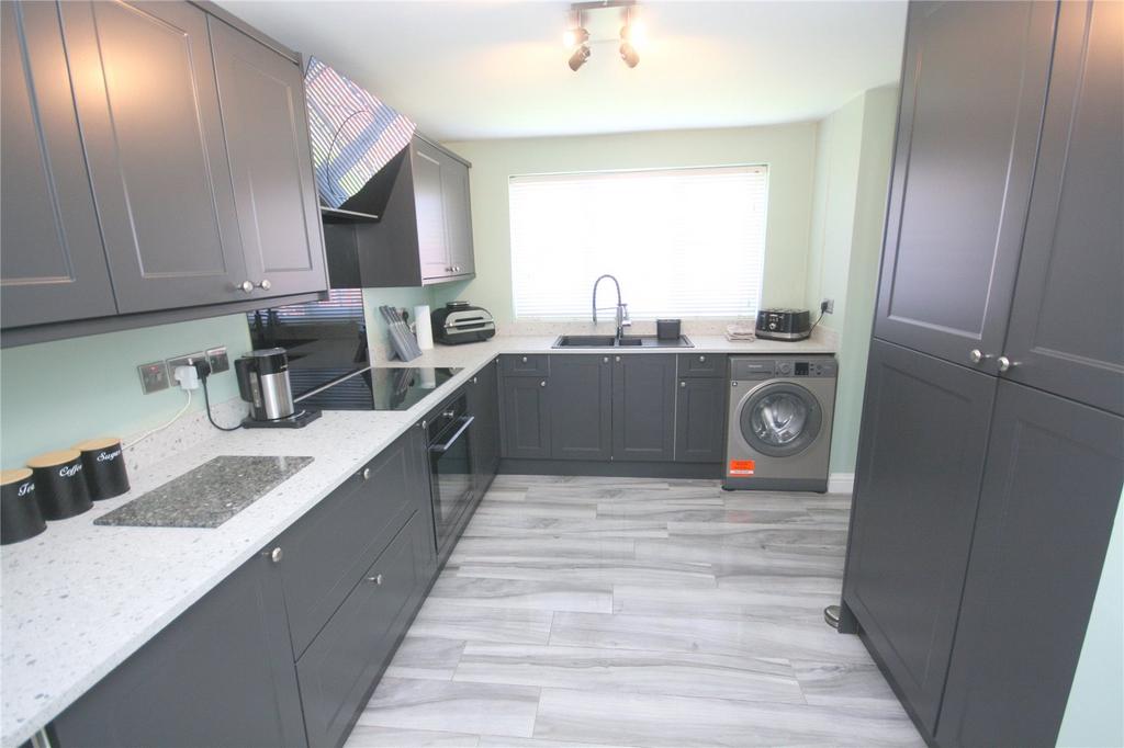 St Stephens Way, North Shields, NE29 3 bed end of terrace house for