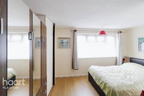 33 Chargeable Lane, London, E13 8DL