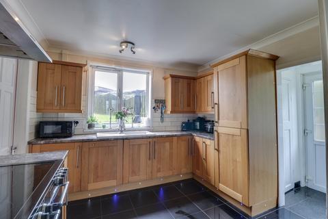 3 bedroom semi-detached house for sale, Raynel Way, Leeds, West Yorkshire, LS16