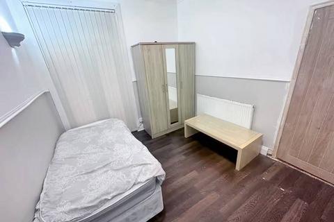 1 bedroom in a house share to rent, St. Georges Road, London E7