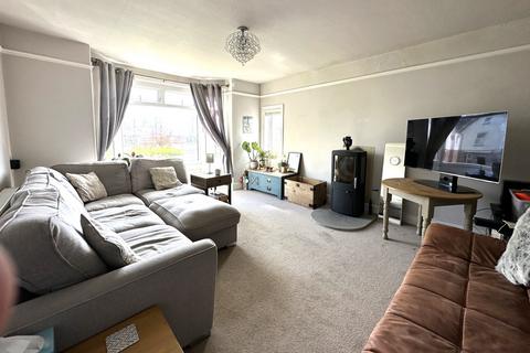 2 bedroom flat to rent, Phillips Avenue, Exmouth EX8