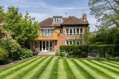 Cedar Park Gardens, Wimbledon, London, SW19