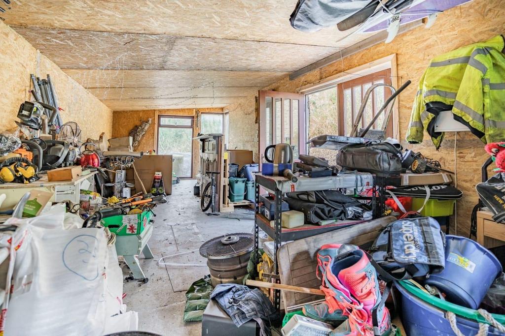 Insulated Garden Roo