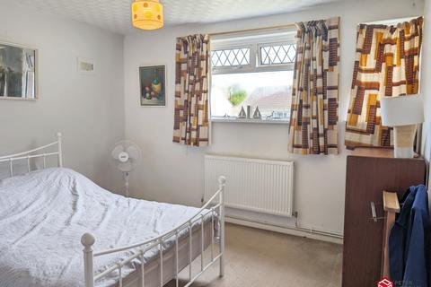 2 bedroom flat for sale, Heol Y Glo, Tonna, Neath, Neath Port Talbot. SA11 3NJ
