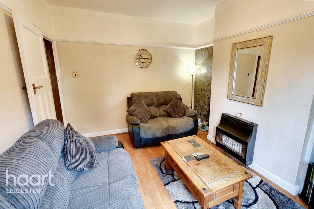 Aylestone Drive, Leicester 3 bed semidetached house for sale £229,000