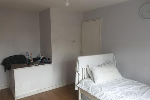 3 bedroom maisonette to rent, Park Place, Gravesend, DA12