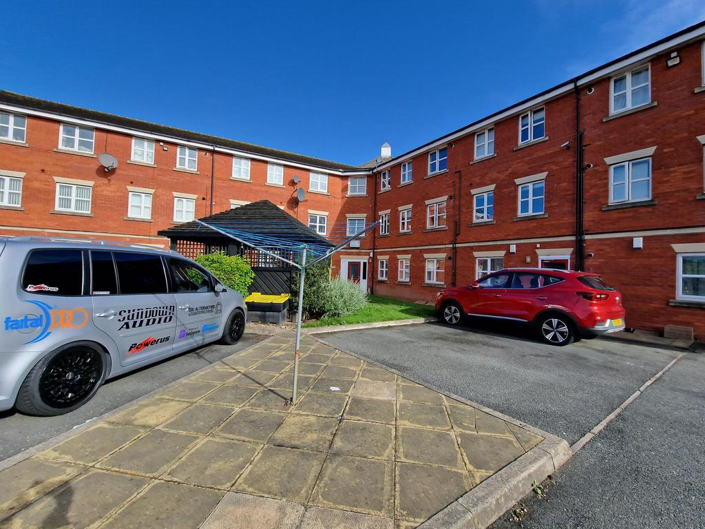 Rossmore Road West, Ellesmere Port CH66 2 bed flat £595 pcm (£137 pw)