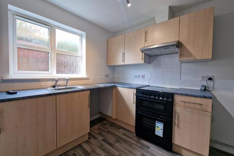 2 bedroom flat to rent, Rossmore Road West, Ellesmere Port CH66