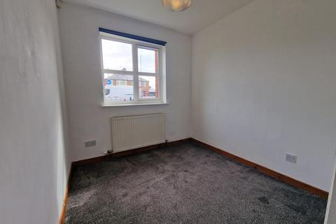 2 bedroom flat to rent, Rossmore Road West, Ellesmere Port CH66