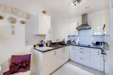2 bedroom flat for sale, Twickenham Road, Isleworth, ISLEWORTH, TW7