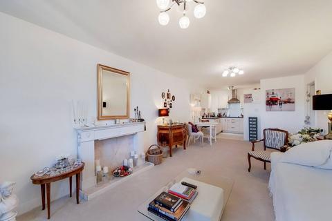 2 bedroom flat for sale, Twickenham Road, Isleworth, ISLEWORTH, TW7