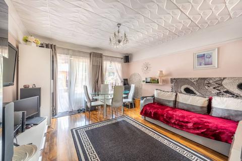 1 bedroom flat for sale, Kings Avenue, Greenford, UB6