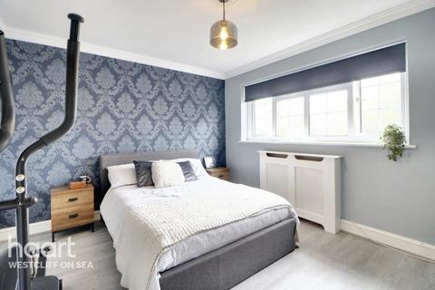 16 Vermeer Crescent, Shoeburyness, Southend-on-sea, SS3 9TJ