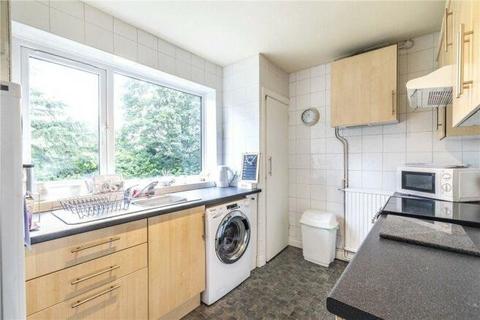 3 bedroom flat to rent, Wetherby Road, Leeds, West Yorkshire, UK, LS8
